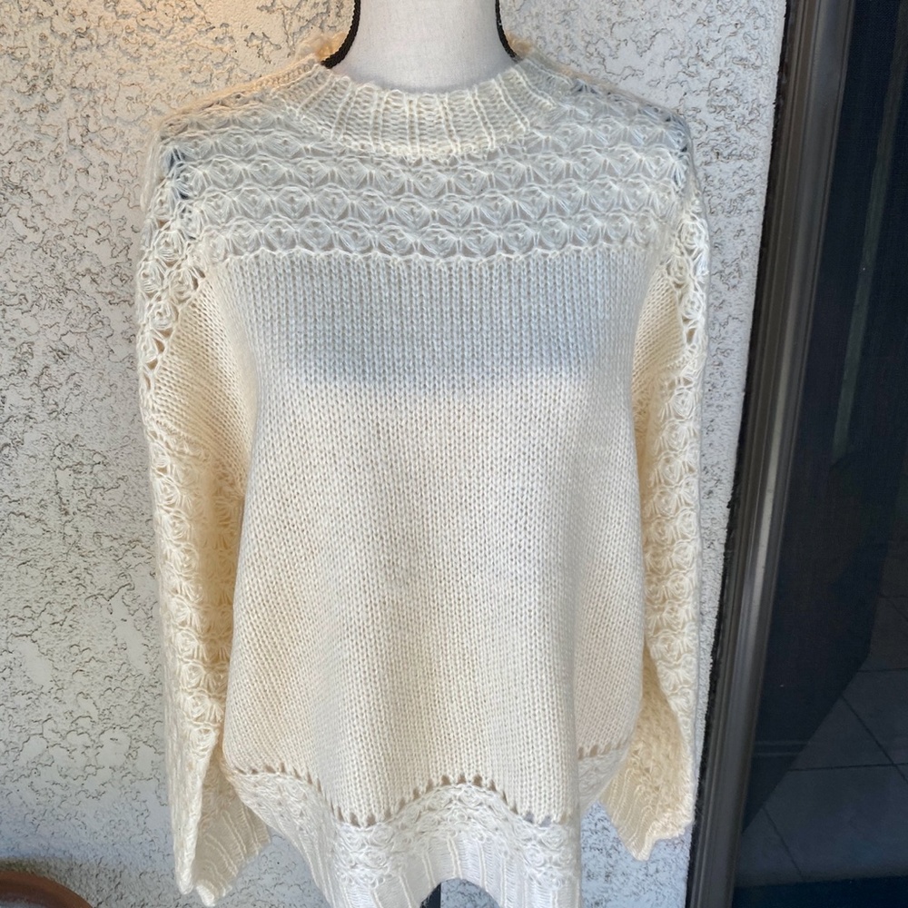 Very J Cream Sweater New With Tags SMALL